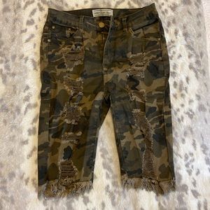 Camo ripped capris